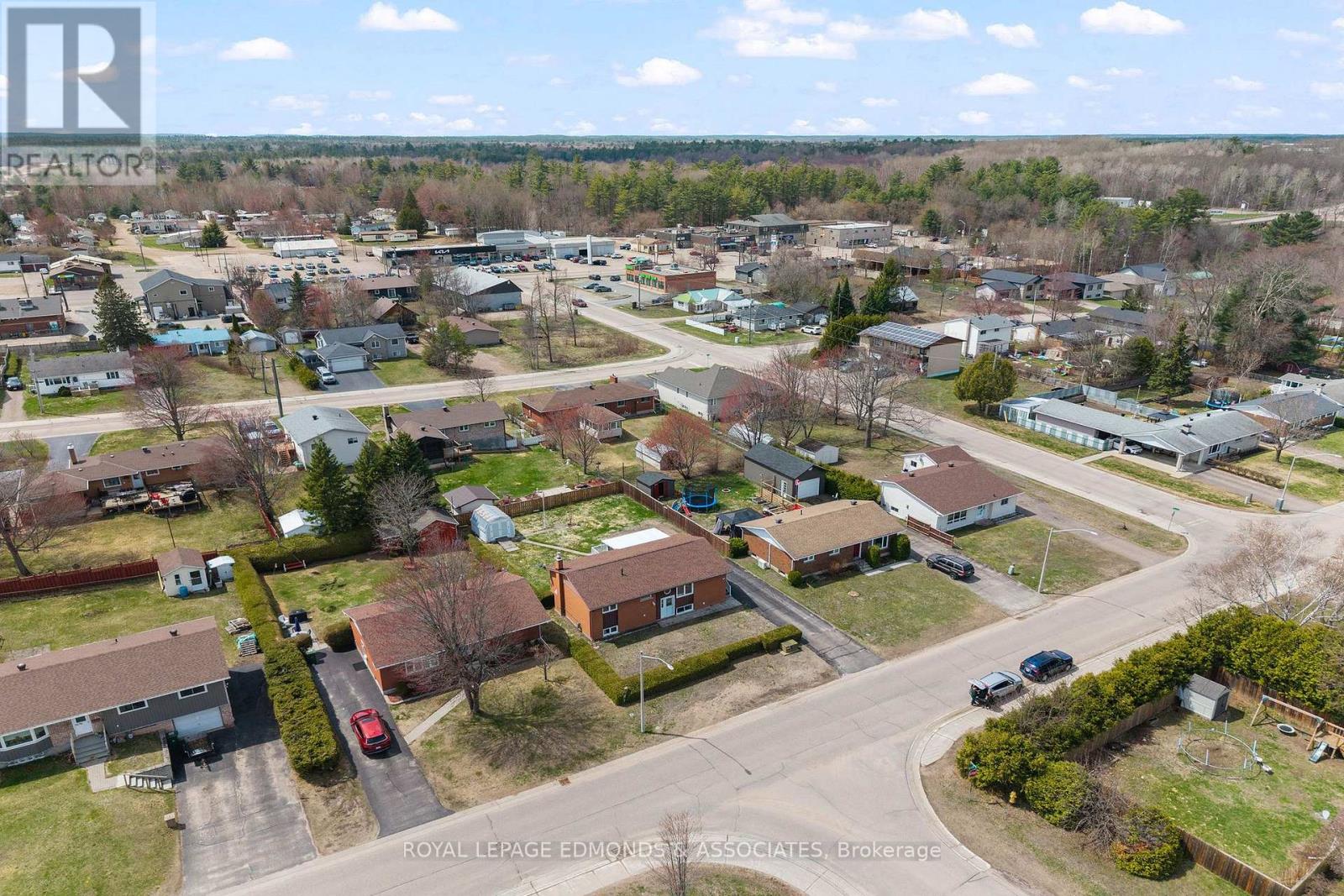 19 Algonquin Street, Petawawa, Ontario  K8H 2B1 - Photo 45 - X13085786