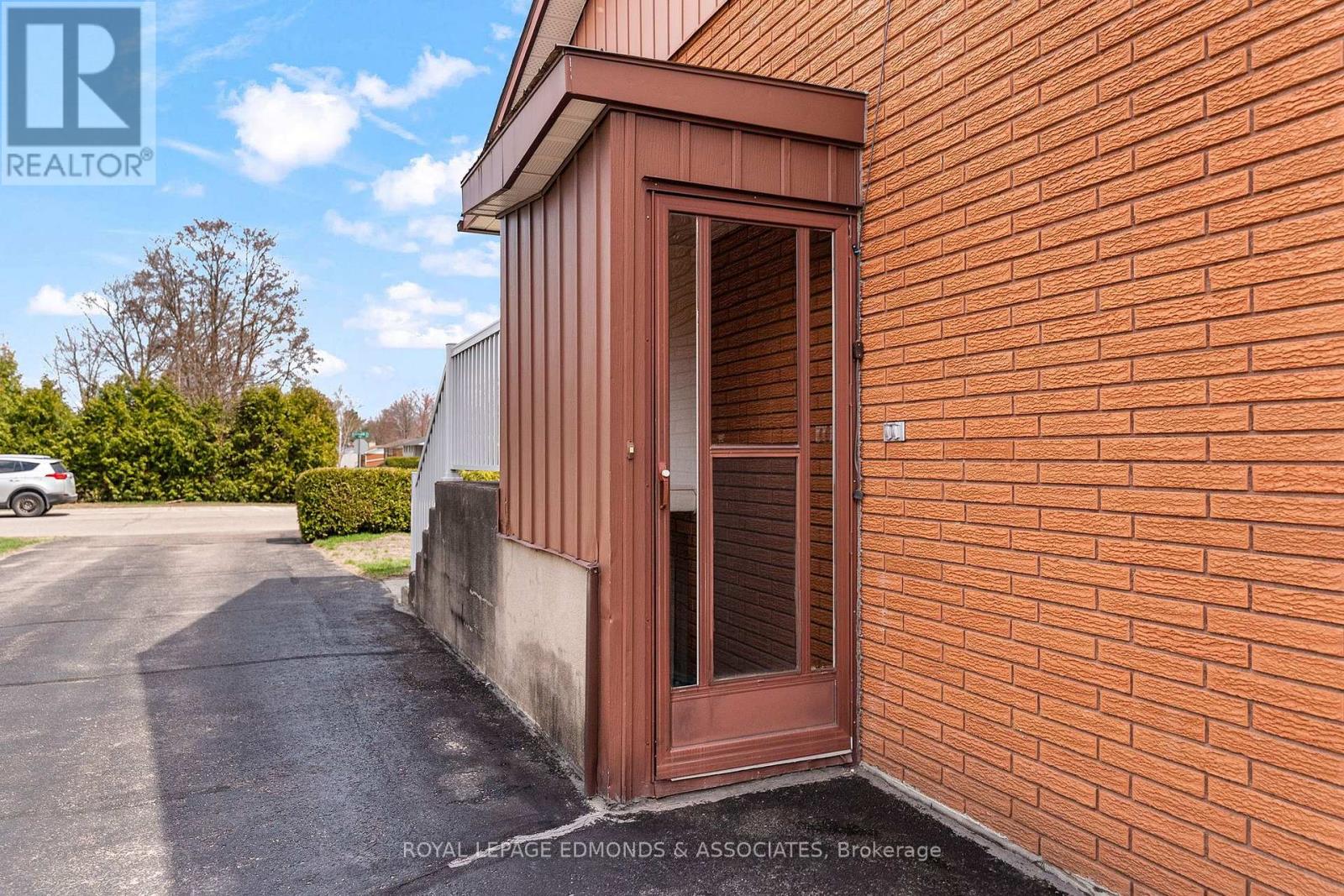 19 Algonquin Street, Petawawa, Ontario  K8H 2B1 - Photo 6 - X13085786