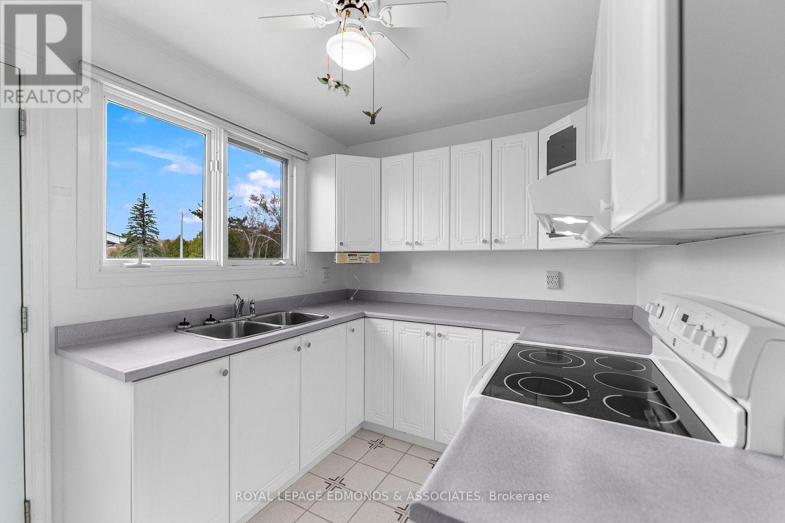 19 Algonquin Street, Petawawa, Ontario  K8H 2B1 - Photo 8 - X13085786
