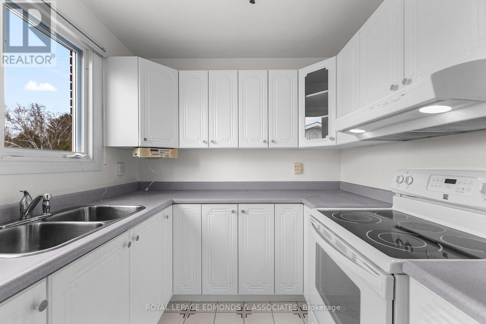 19 Algonquin Street, Petawawa, Ontario  K8H 2B1 - Photo 9 - X13085786