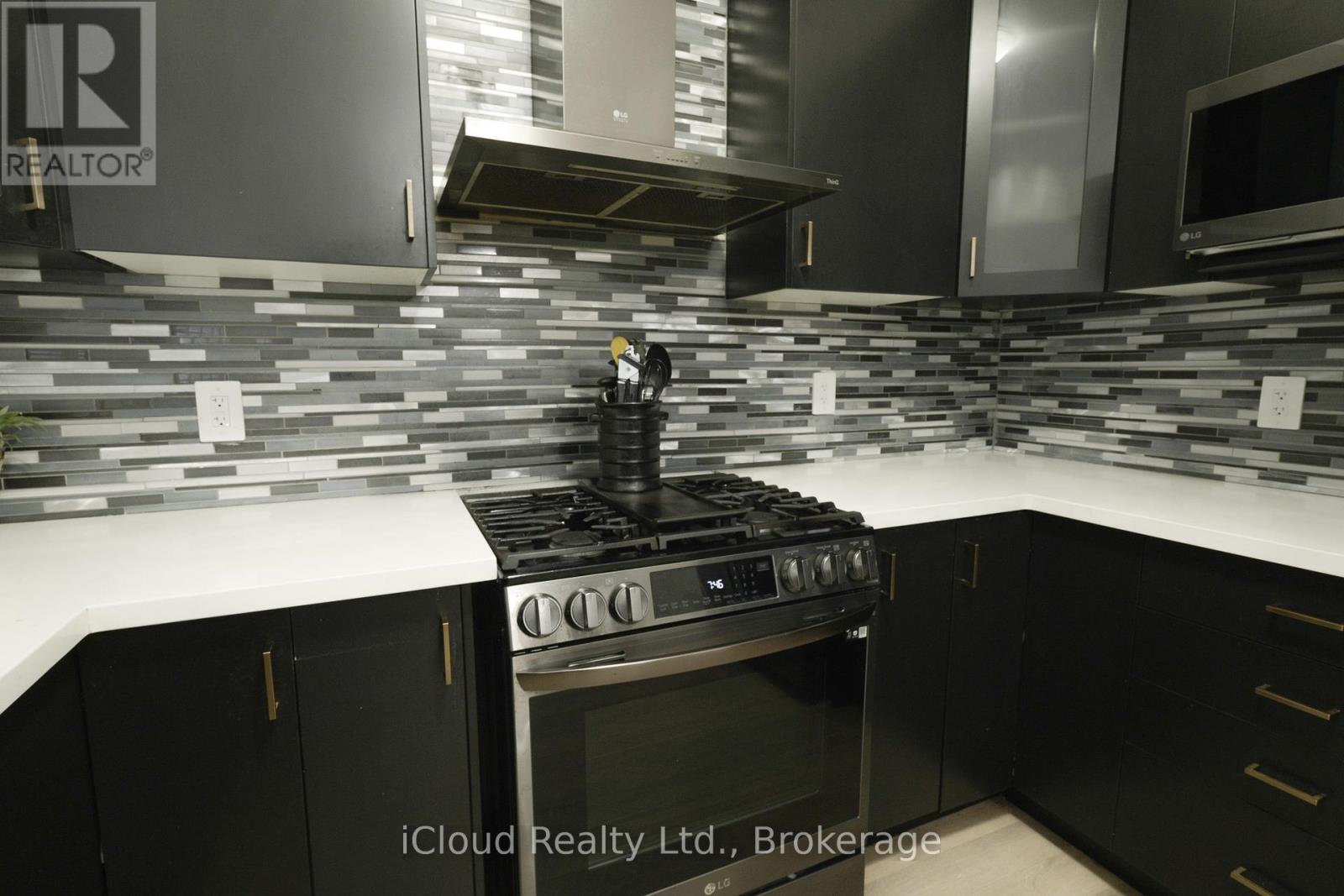 8 Whitton Drive, Brant, Ontario  N3L 0L1 - Photo 10 - X13085600