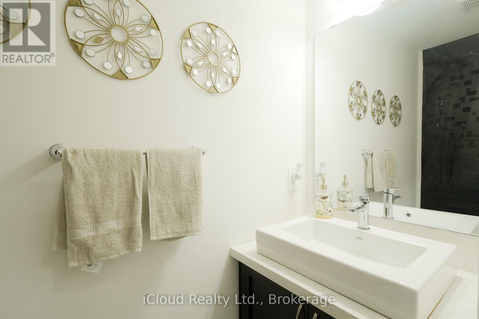 8 Whitton Drive, Brant, Ontario  N3L 0L1 - Photo 12 - X13085600