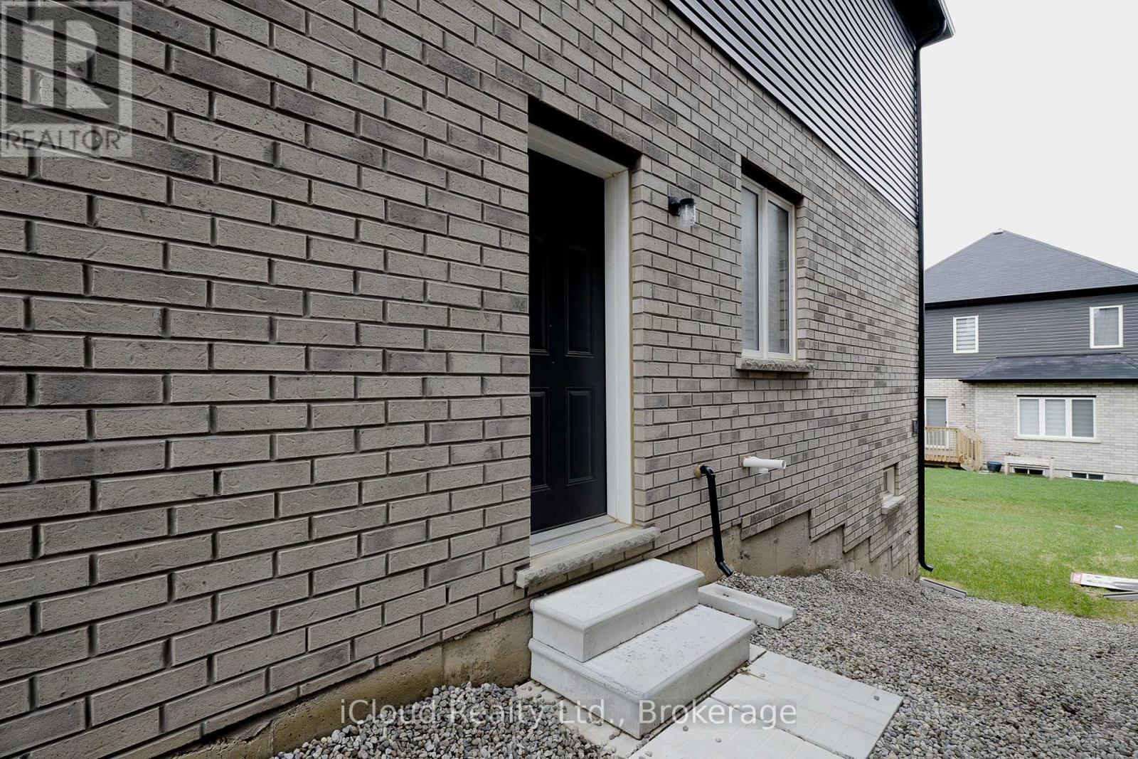 8 Whitton Drive, Brant, Ontario  N3L 0L1 - Photo 27 - X13085600