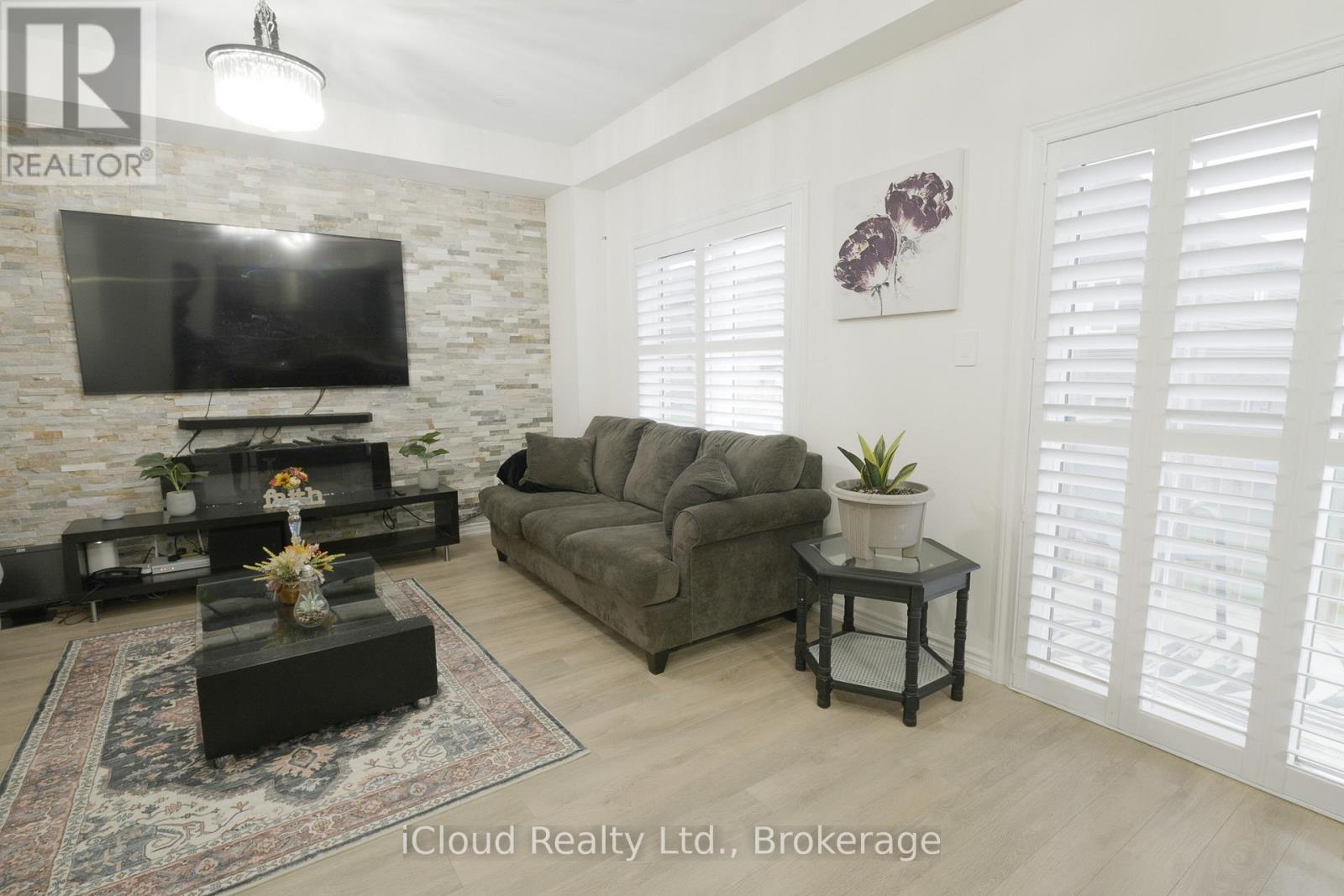 8 Whitton Drive, Brant, Ontario  N3L 0L1 - Photo 7 - X13085600