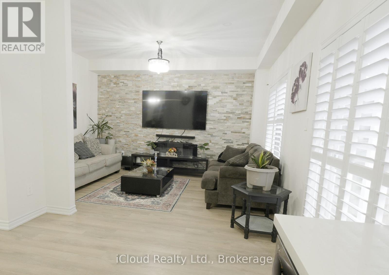 8 Whitton Drive, Brant, Ontario  N3L 0L1 - Photo 8 - X13085600