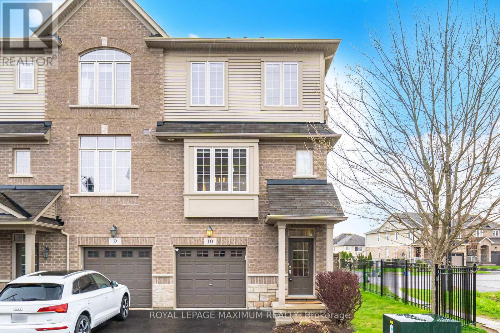 10 - 257 PARKSIDE DRIVE, Hamilton, Ontario