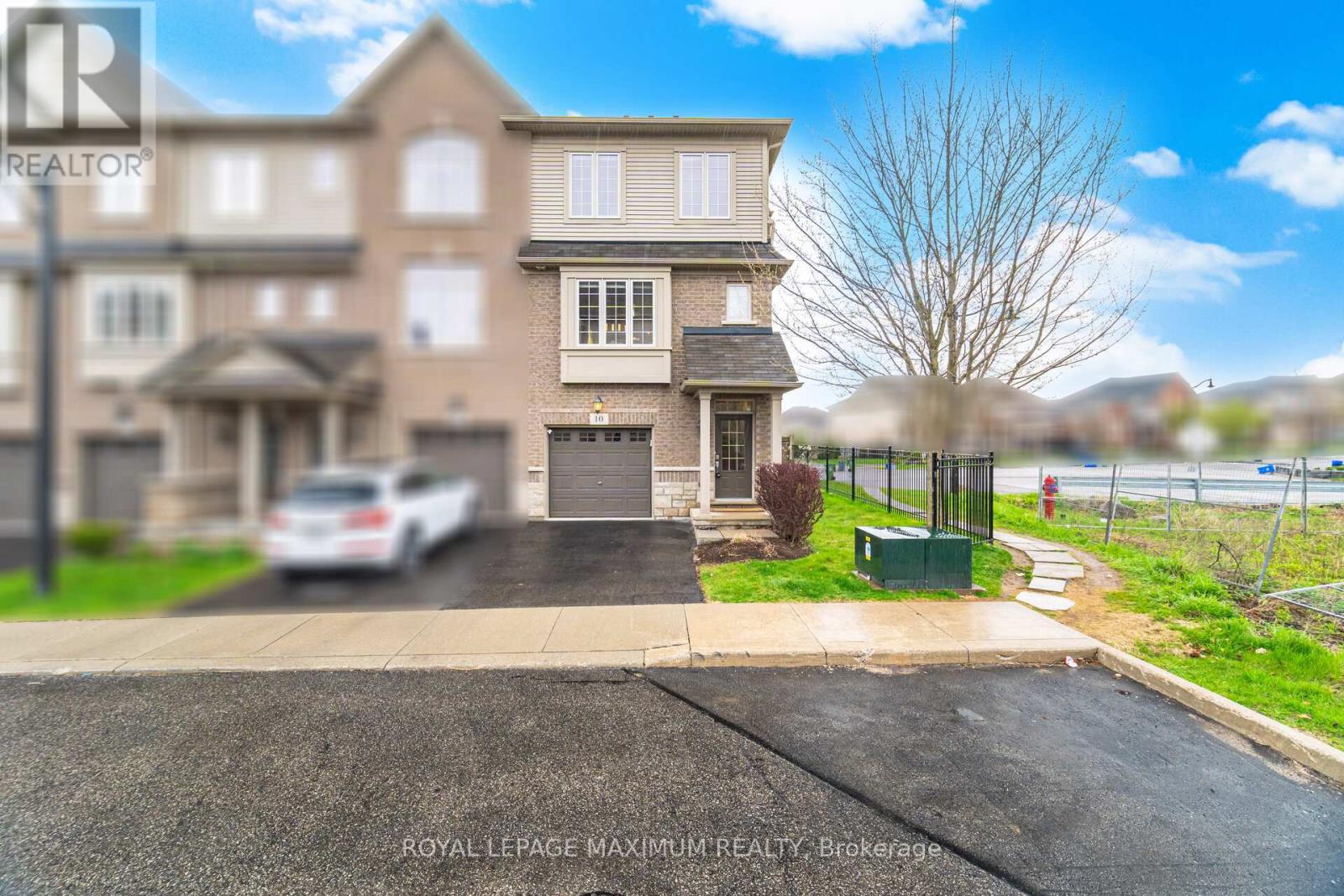 10 - 257 Parkside Drive, Hamilton, Ontario  L8B 0W5 - Photo 2 - X13085622