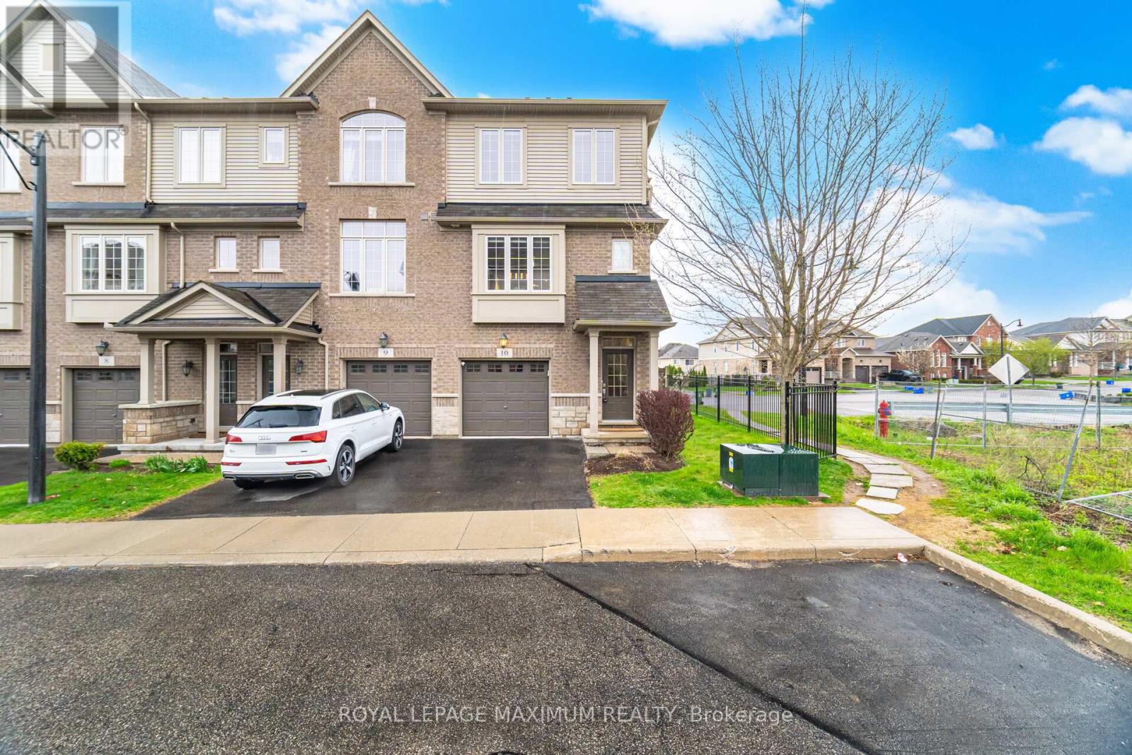 10 - 257 Parkside Drive, Hamilton, Ontario  L8B 0W5 - Photo 3 - X13085622