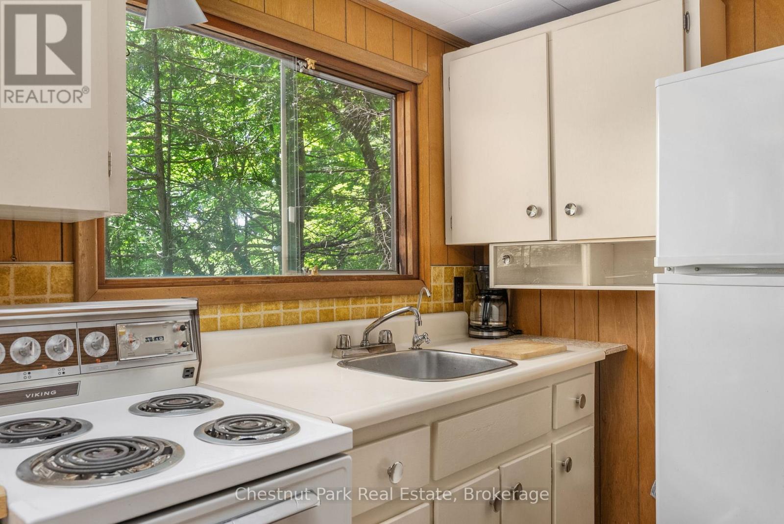 1054 10 Deewood Drive, Muskoka Lakes, Ontario  P0B 1M0 - Photo 16 - X13068160