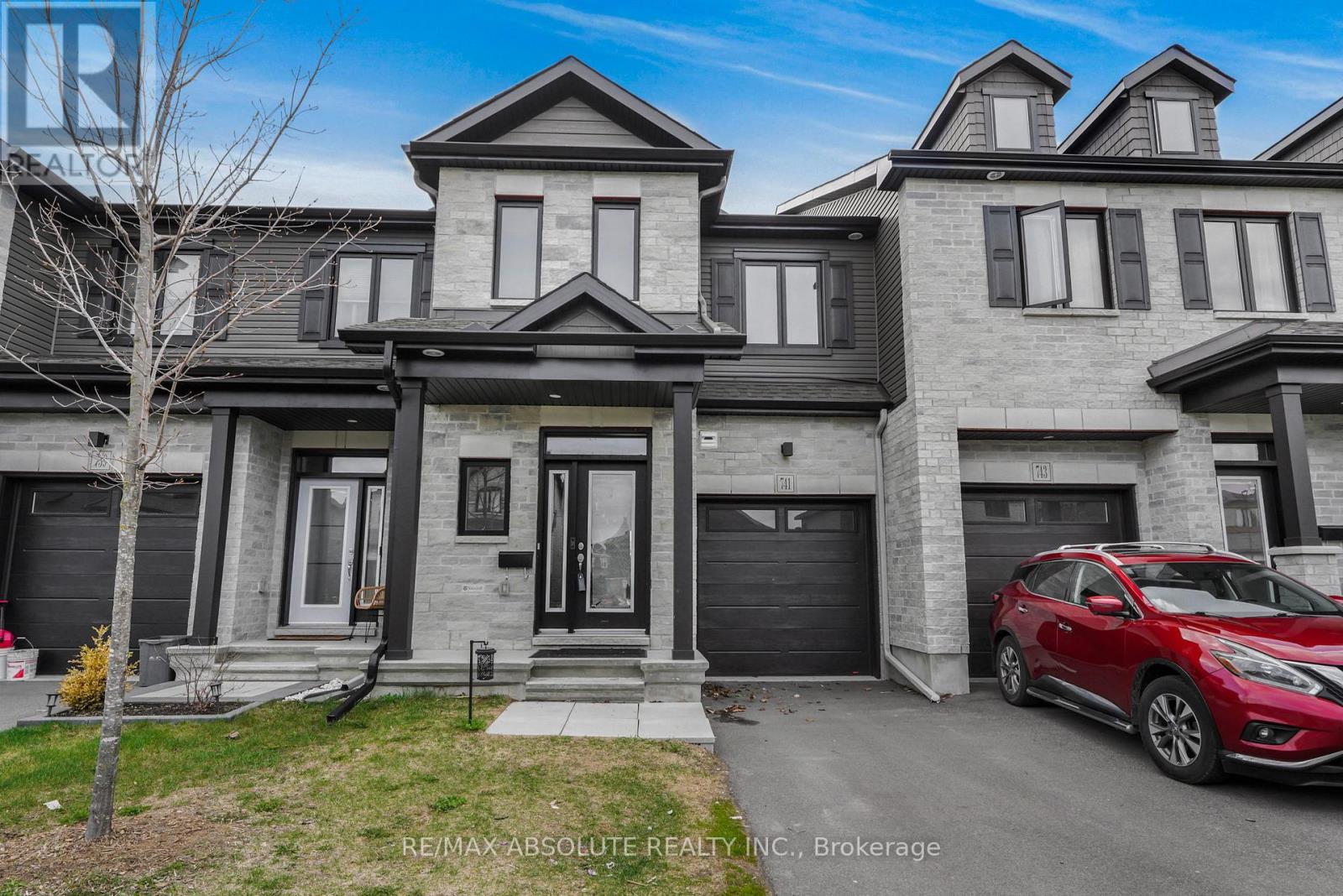 741 NAMUR STREET, Russell, Ontario