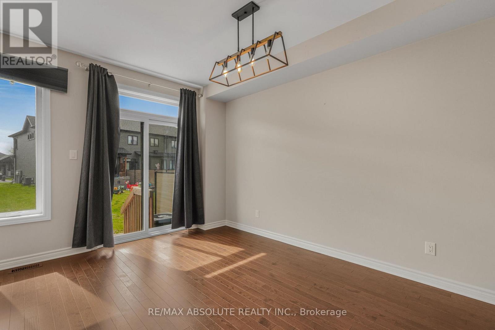 741 Namur Street, Russell, Ontario  K0A 1W0 - Photo 11 - X12973610
