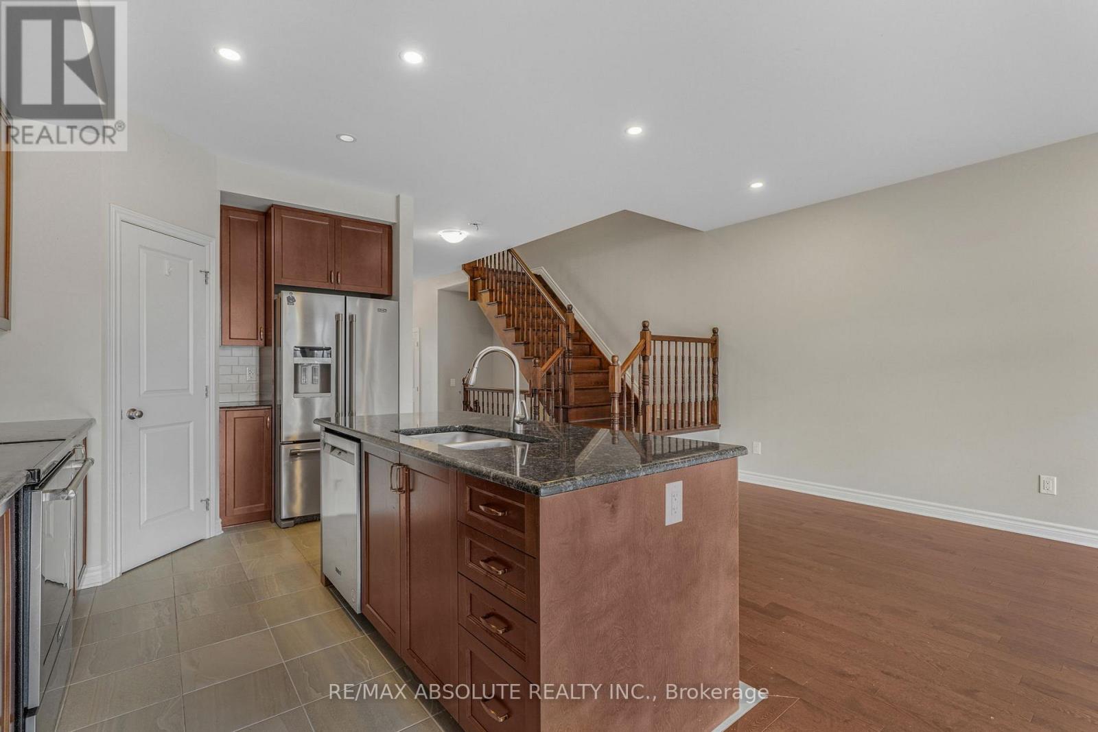 741 Namur Street, Russell, Ontario  K0A 1W0 - Photo 5 - X12973610