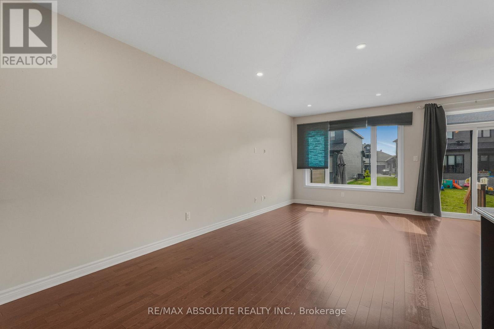 741 Namur Street, Russell, Ontario  K0A 1W0 - Photo 7 - X12973610