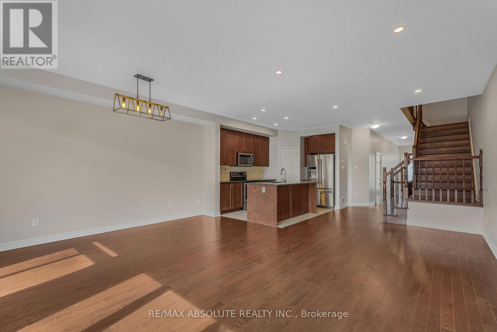 741 Namur Street, Russell, Ontario  K0A 1W0 - Photo 9 - X12973610