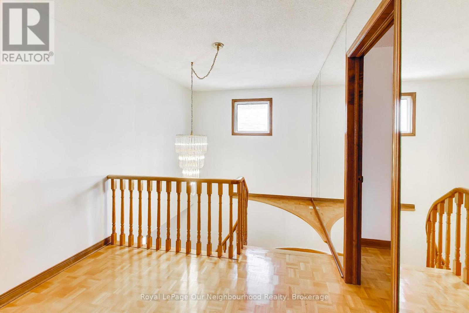 32 Madawaska Avenue, Toronto, Ontario  M2M 2P9 - Photo 16 - C13085750