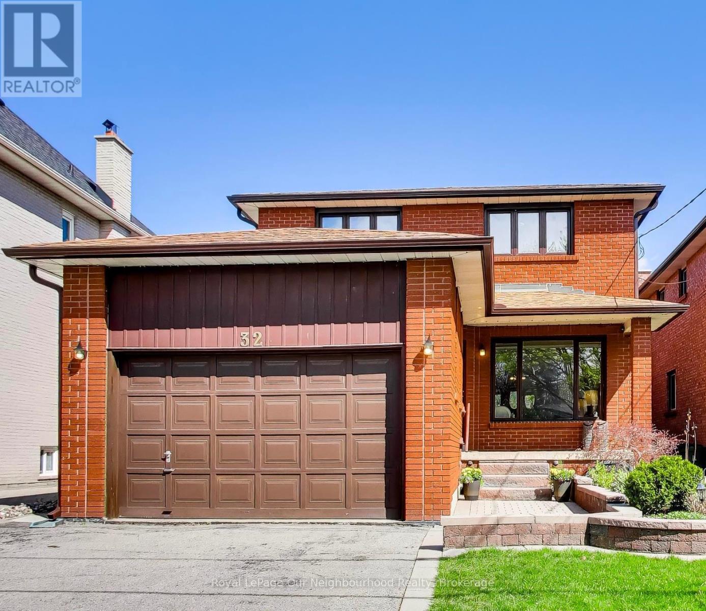 32 Madawaska Avenue, Toronto, Ontario  M2M 2P9 - Photo 2 - C13085750
