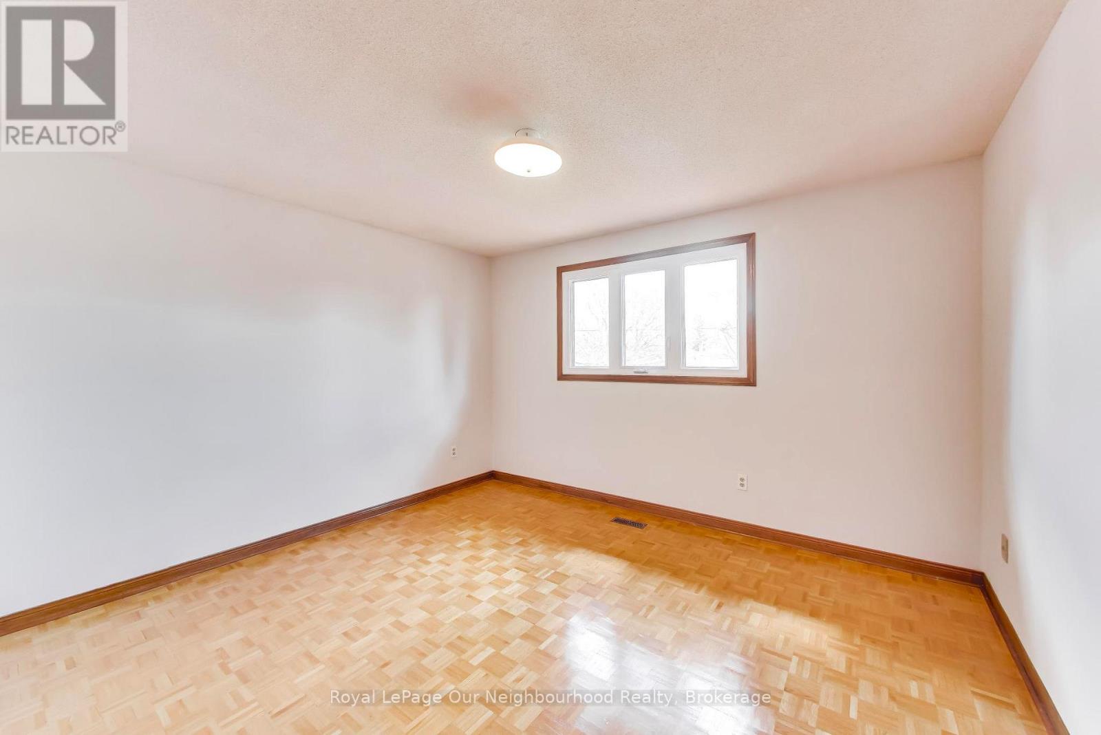 32 Madawaska Avenue, Toronto, Ontario  M2M 2P9 - Photo 24 - C13085750