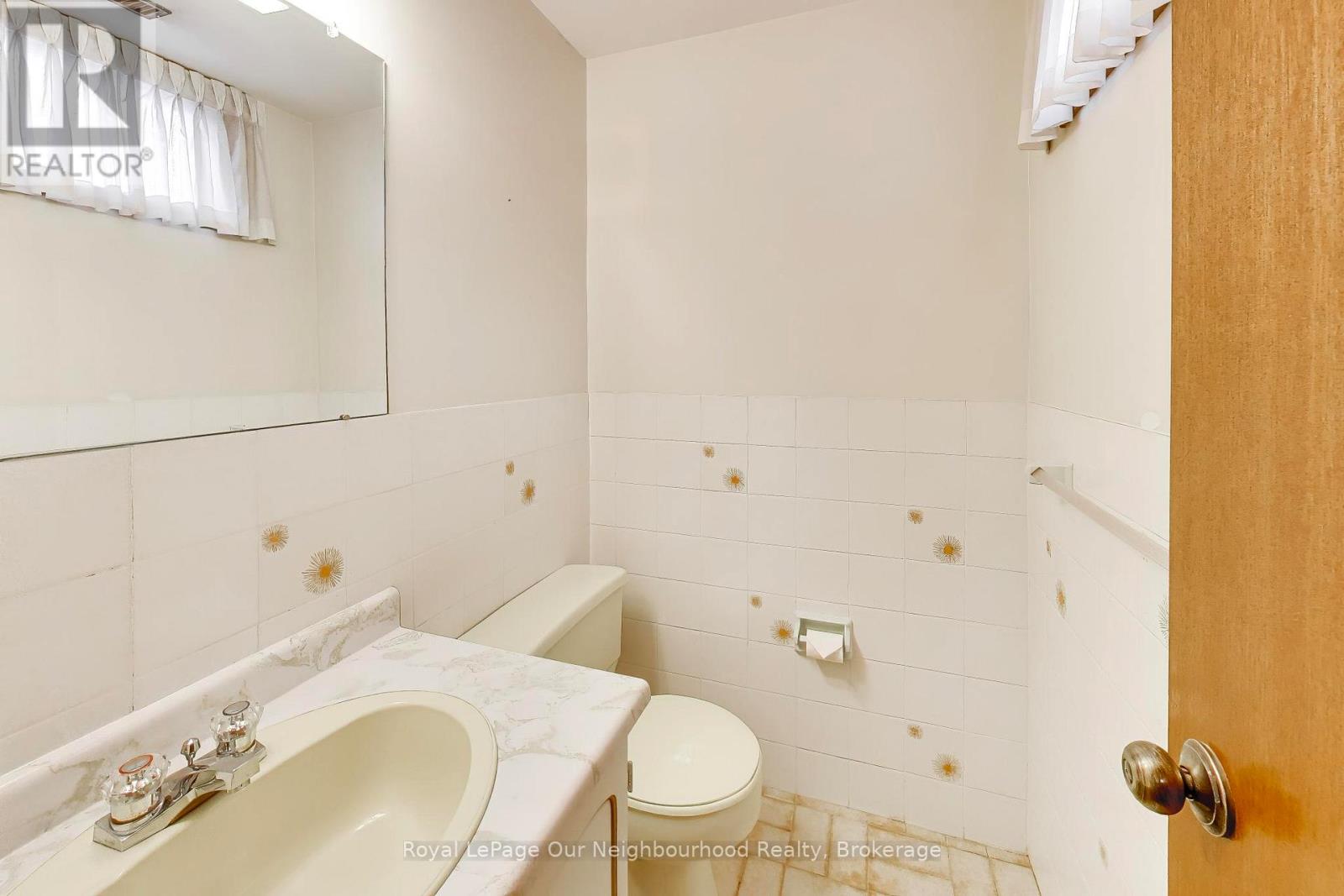 32 Madawaska Avenue, Toronto, Ontario  M2M 2P9 - Photo 30 - C13085750