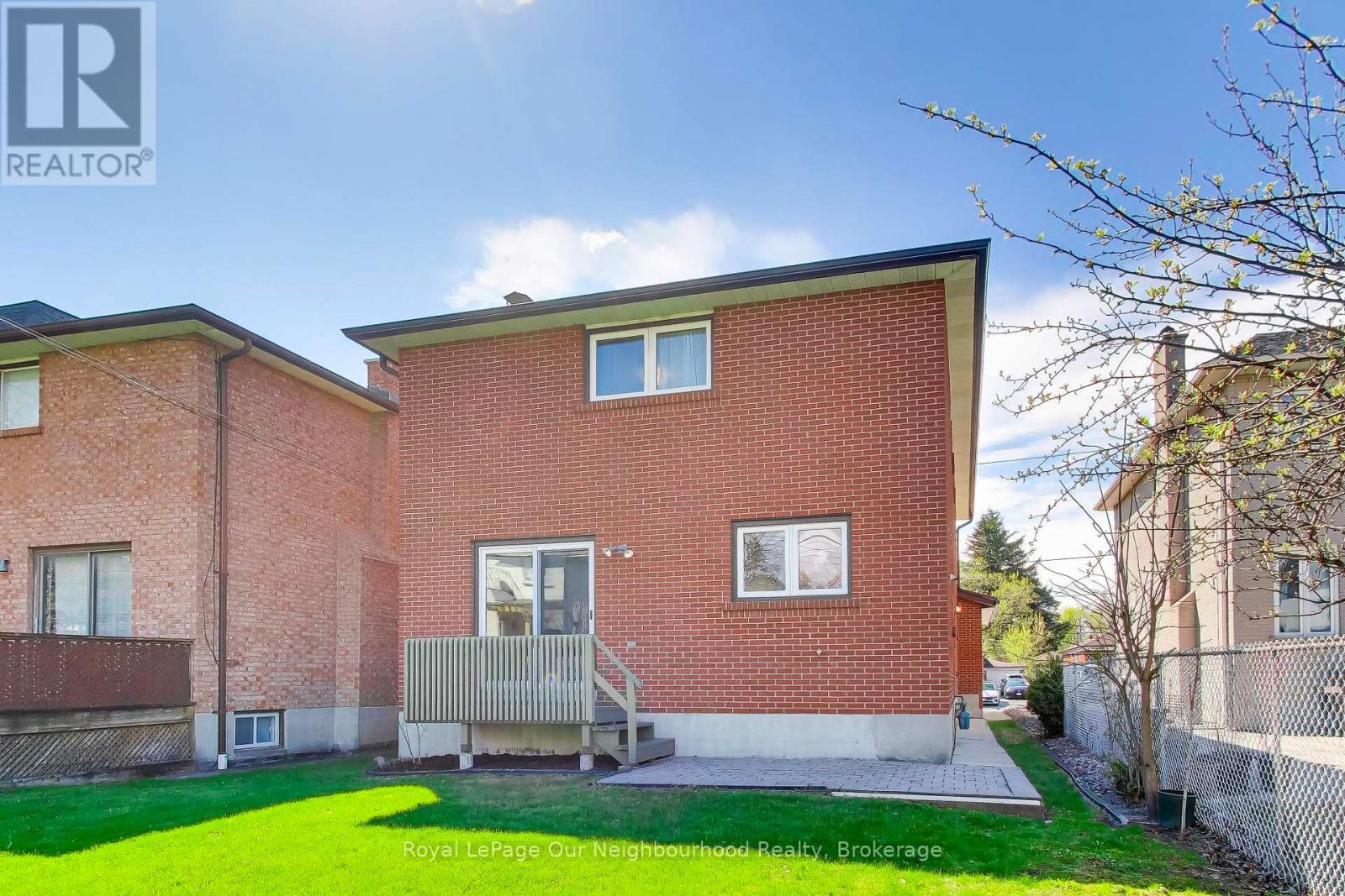 32 Madawaska Avenue, Toronto, Ontario  M2M 2P9 - Photo 32 - C13085750