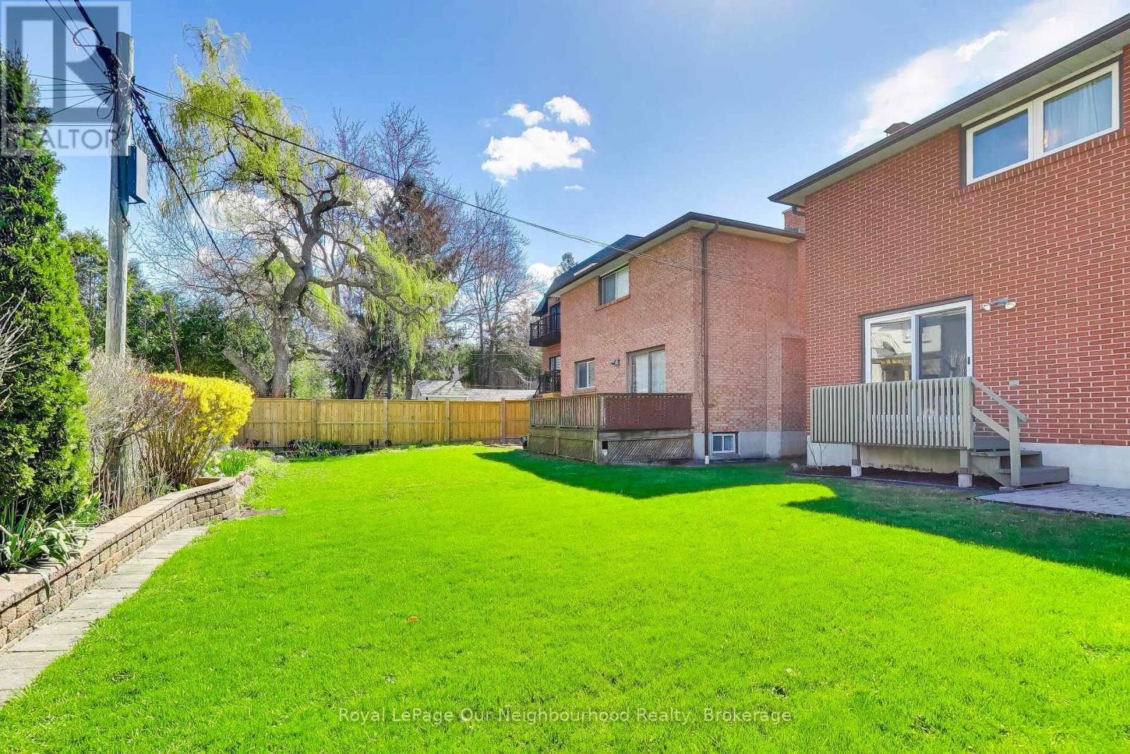 32 Madawaska Avenue, Toronto, Ontario  M2M 2P9 - Photo 34 - C13085750