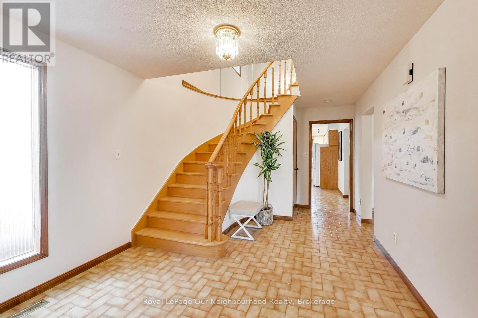 32 Madawaska Avenue, Toronto, Ontario  M2M 2P9 - Photo 4 - C13085750