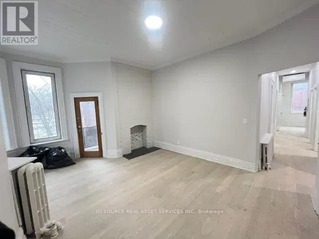 1 - 2 Bellwoods Park, Toronto, Ontario  M6J 1S4 - Photo 2 - C12637978