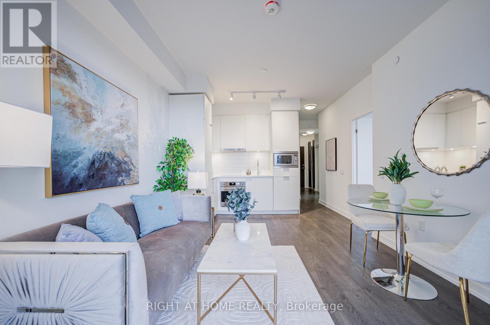 8 Olympic Garden Drive, Toronto, Ontario  M2M 0B9 - Photo 11 - C13082032