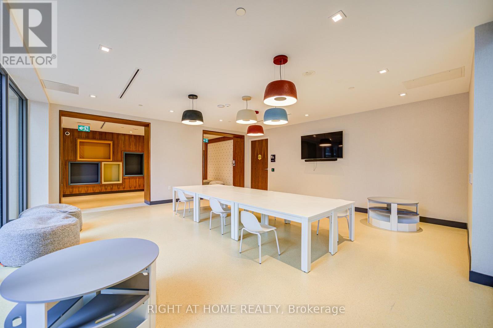 8 Olympic Garden Drive, Toronto, Ontario  M2M 0B9 - Photo 31 - C13082032