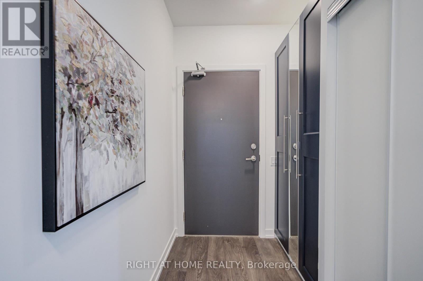 8 Olympic Garden Drive, Toronto, Ontario  M2M 0B9 - Photo 5 - C13082032