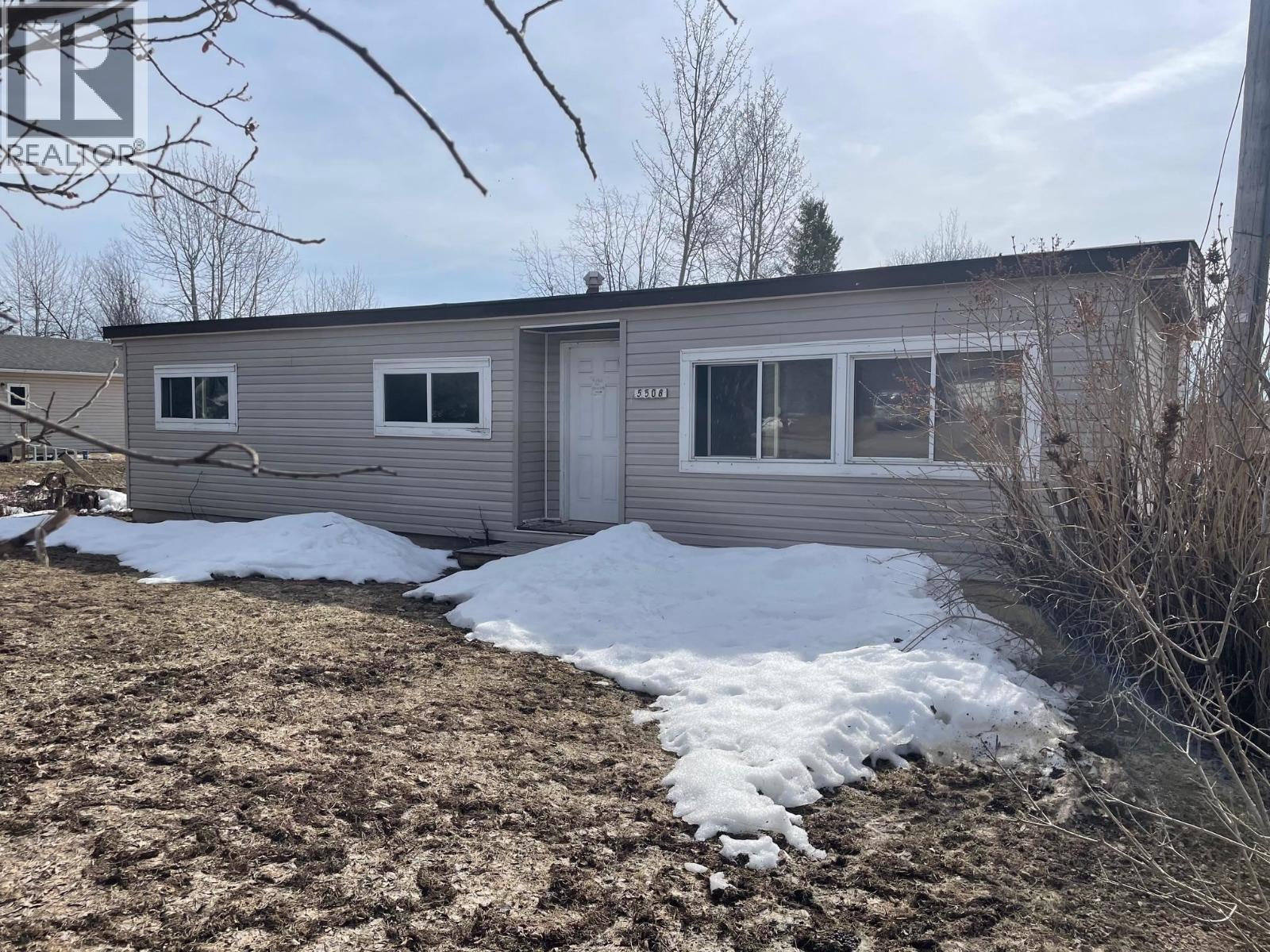 5504-5508 49 Street, Fort Nelson, British Columbia  V0C 1R0 - Photo 18 - C8078406
