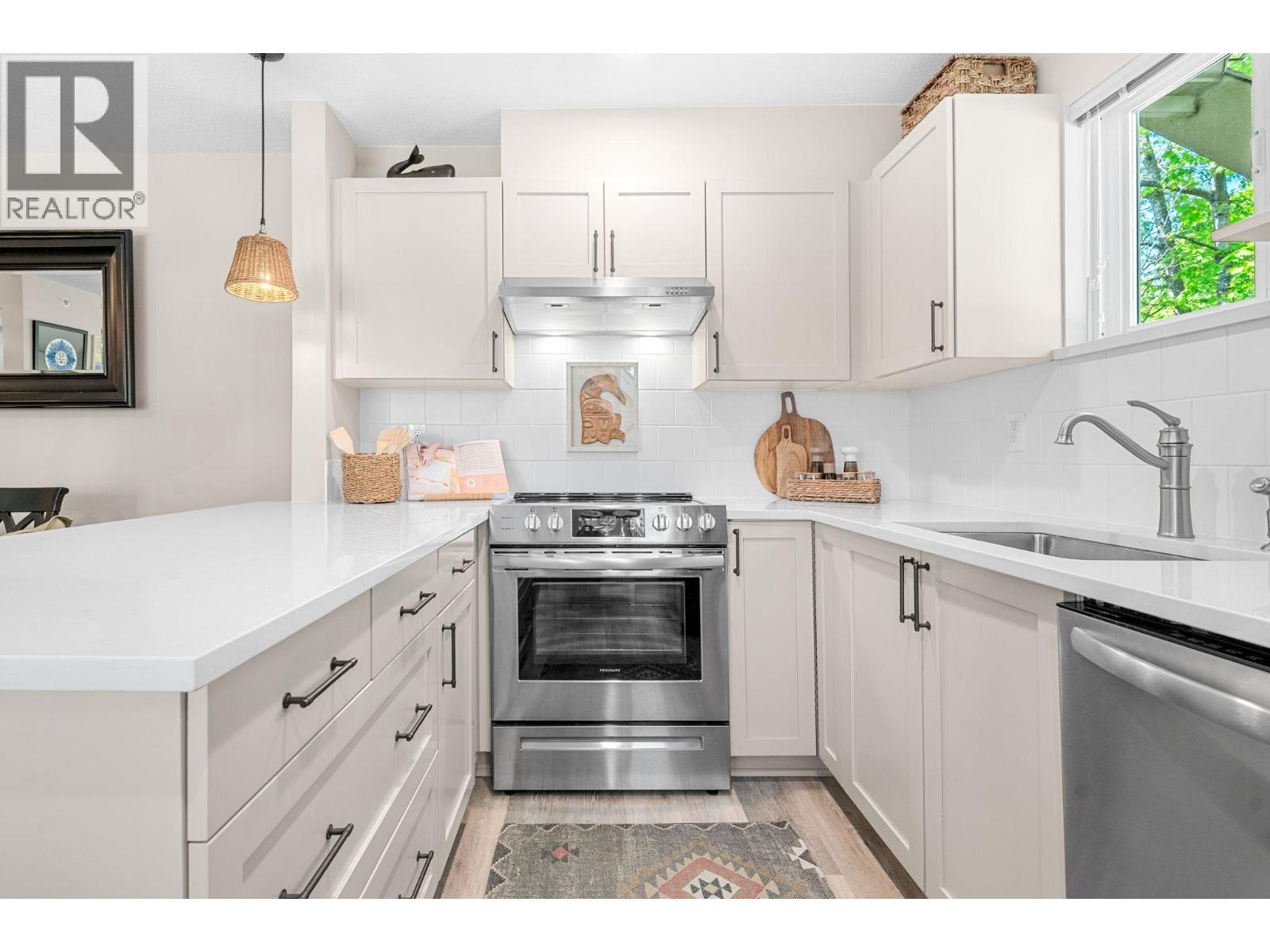 303 365 E 1st Street, North Vancouver, British Columbia  V7L 4W5 - Photo 5 - R3119549