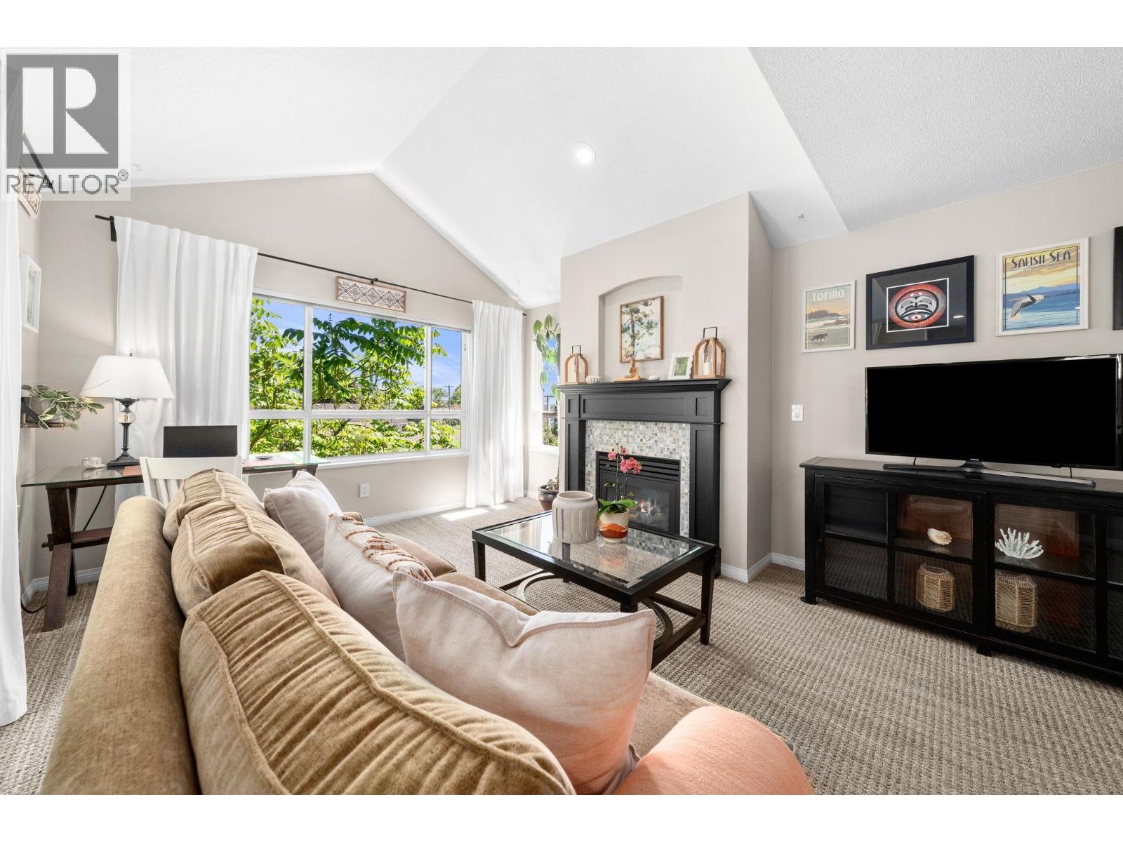 303 365 E 1st Street, North Vancouver, British Columbia  V7L 4W5 - Photo 6 - R3119549