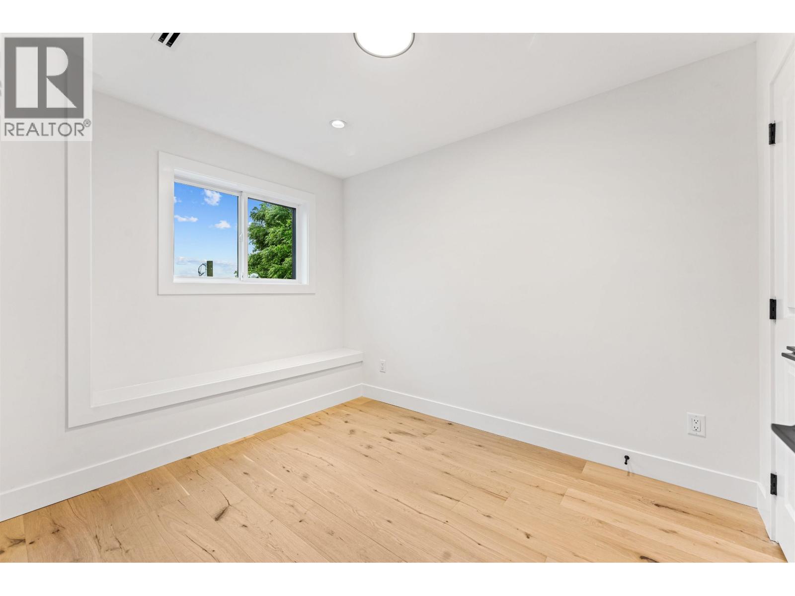 4917 Venables Street, Burnaby, British Columbia  V5B 1X8 - Photo 6 - R3119551