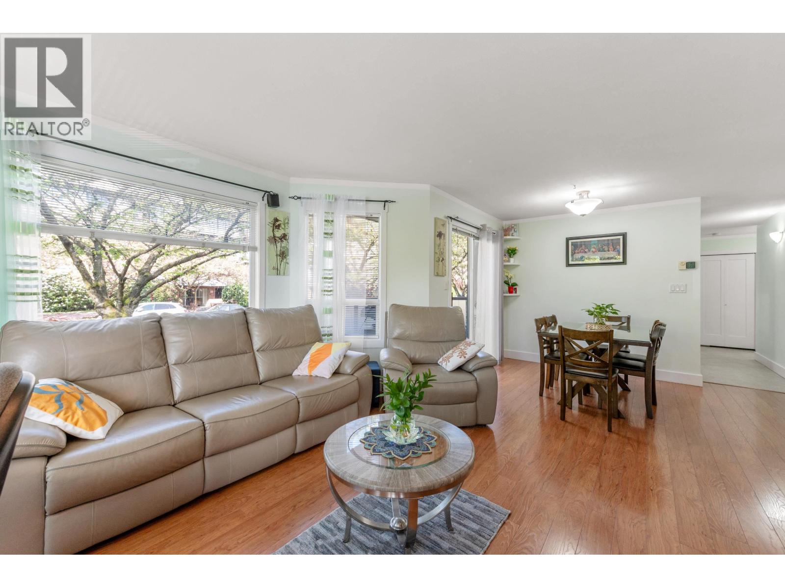 201 175 W 4th Street, North Vancouver, British Columbia  V7M 1H6 - Photo 2 - R3119560
