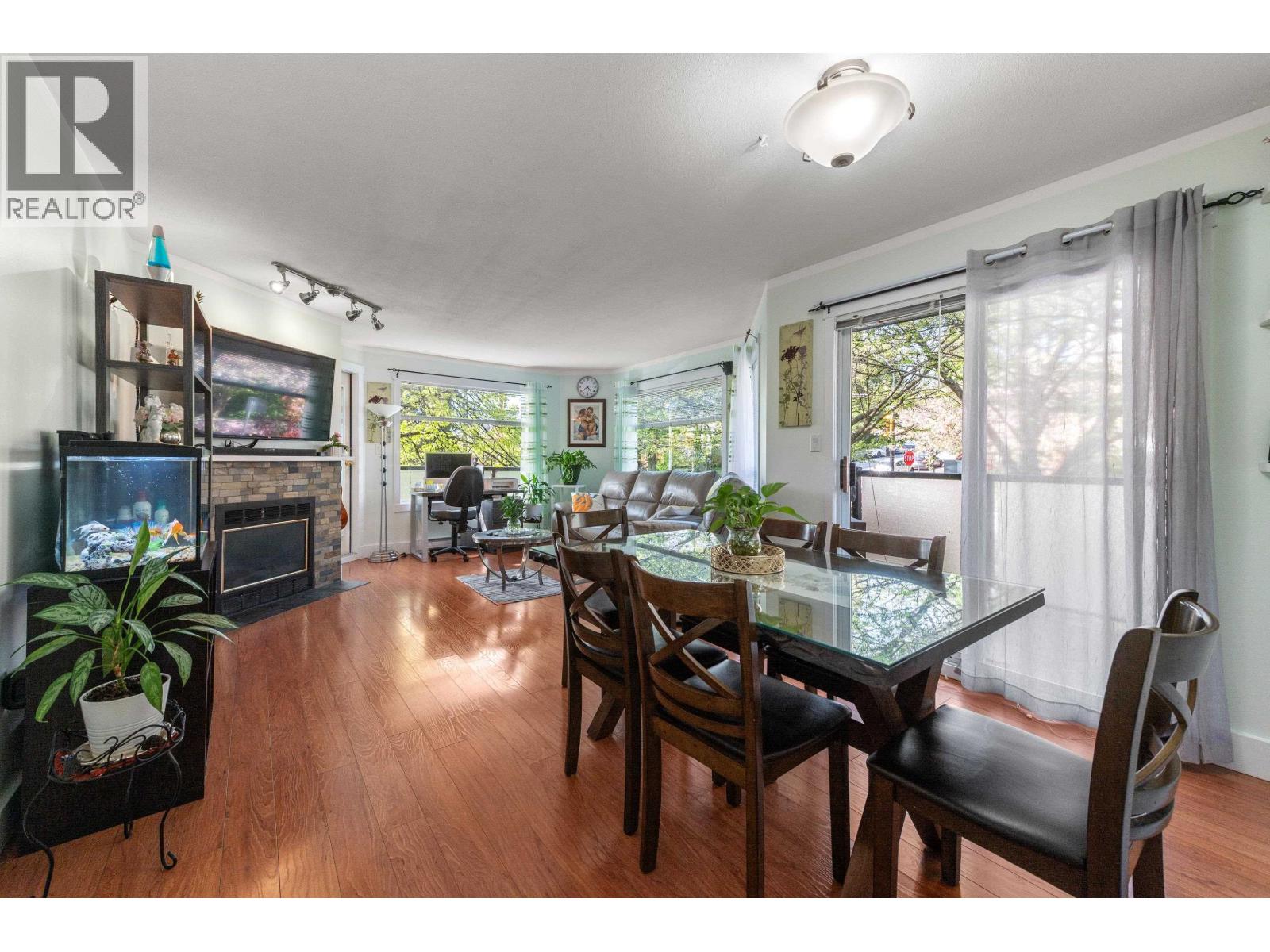 201 175 W 4th Street, North Vancouver, British Columbia  V7M 1H6 - Photo 4 - R3119560