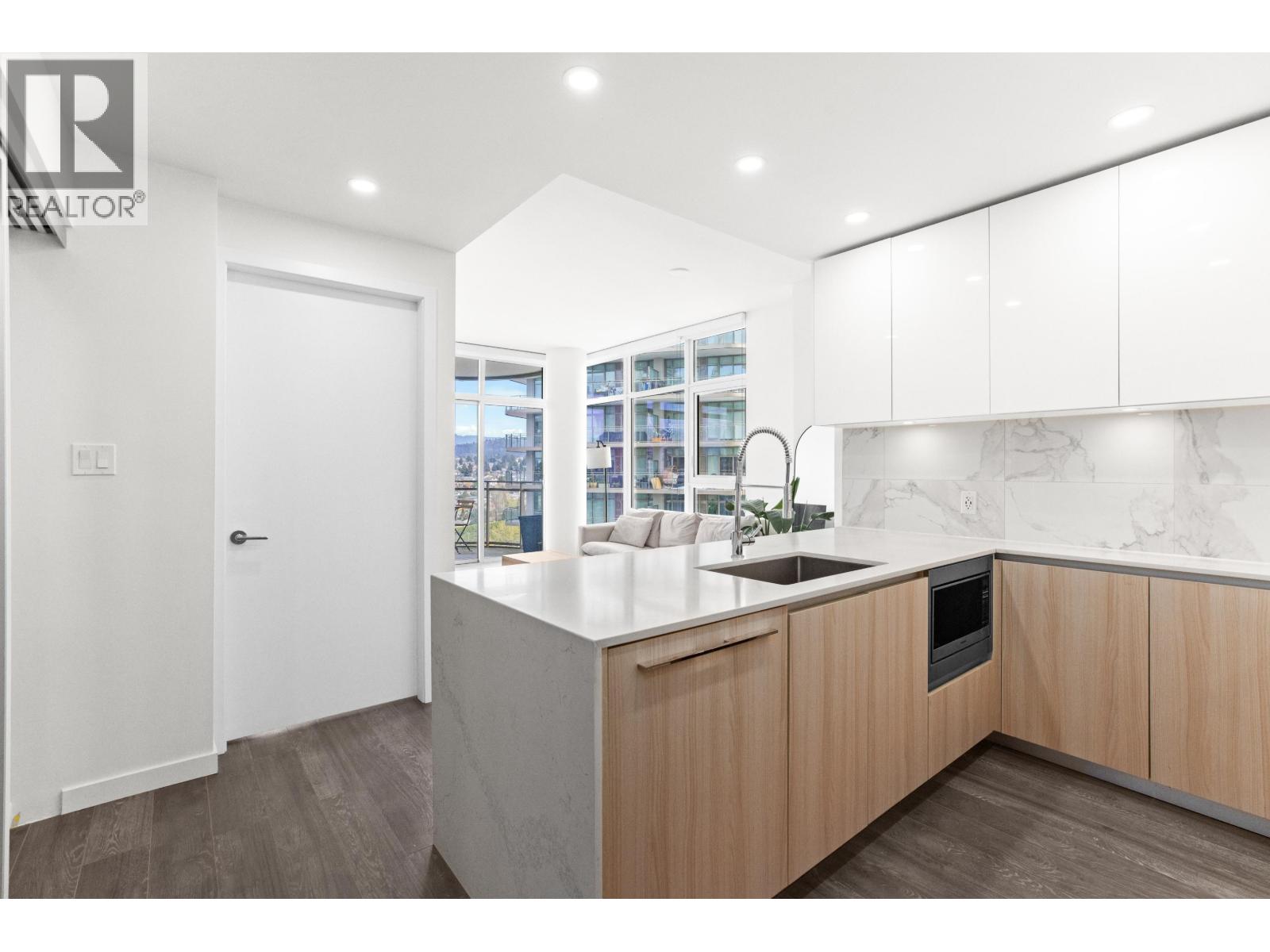 1703 5311 Goring Street, Burnaby, British Columbia  V5B 0B5 - Photo 5 - R3119589
