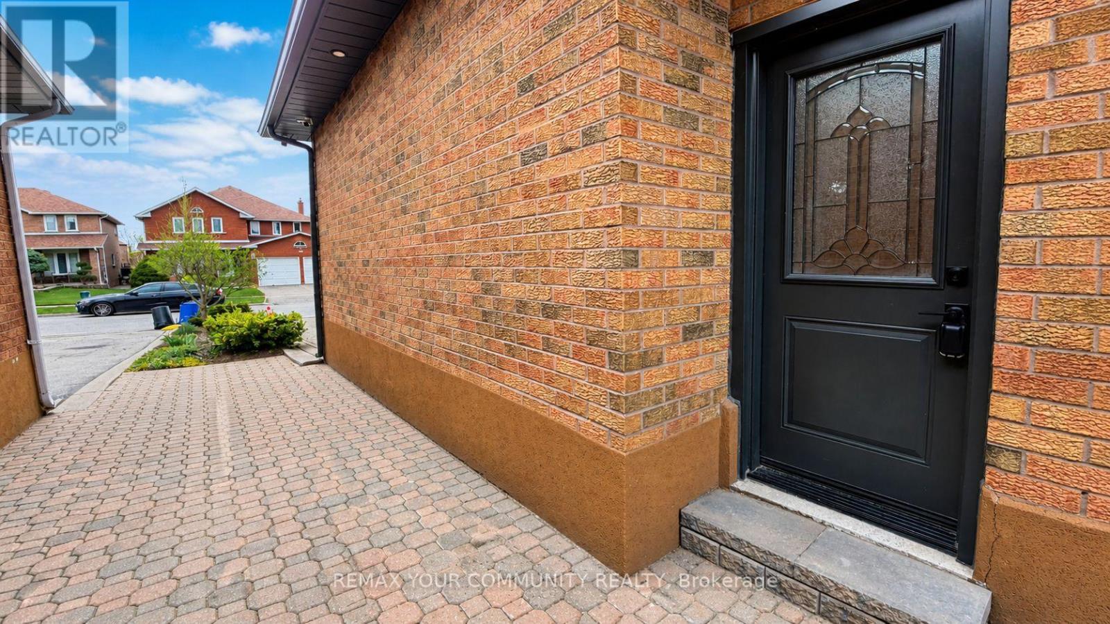 Lower - 24 Foxhill Drive, Vaughan, Ontario  L6A 1K1 - Photo 2 - N13061858