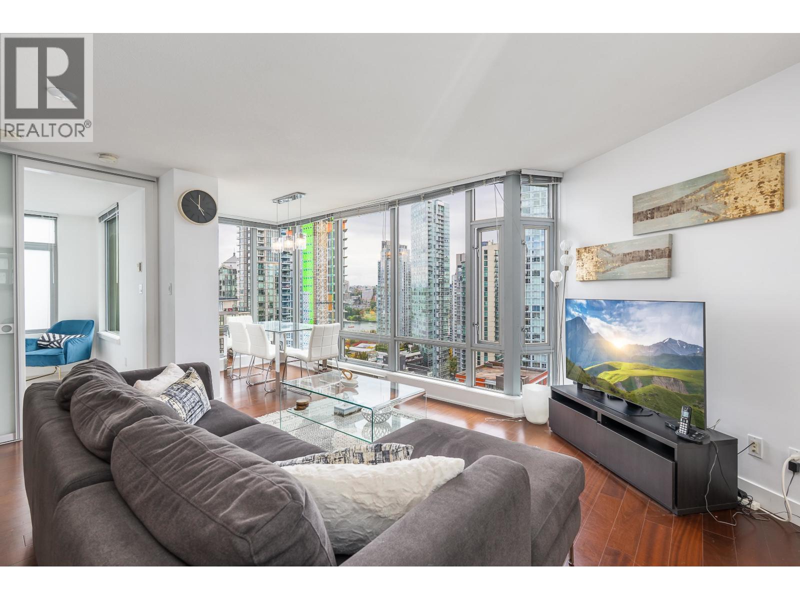2402 1255 Seymour Street, Vancouver, British Columbia  V6B 0H1 - Photo 2 - R3119624