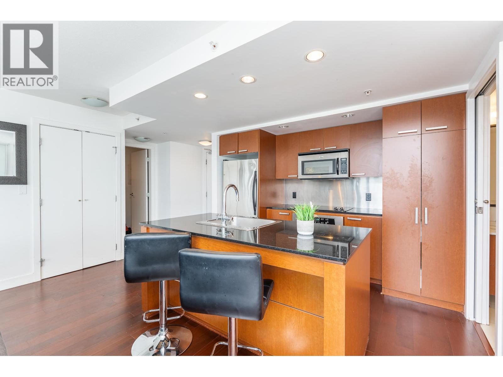 2402 1255 Seymour Street, Vancouver, British Columbia  V6B 0H1 - Photo 9 - R3119624