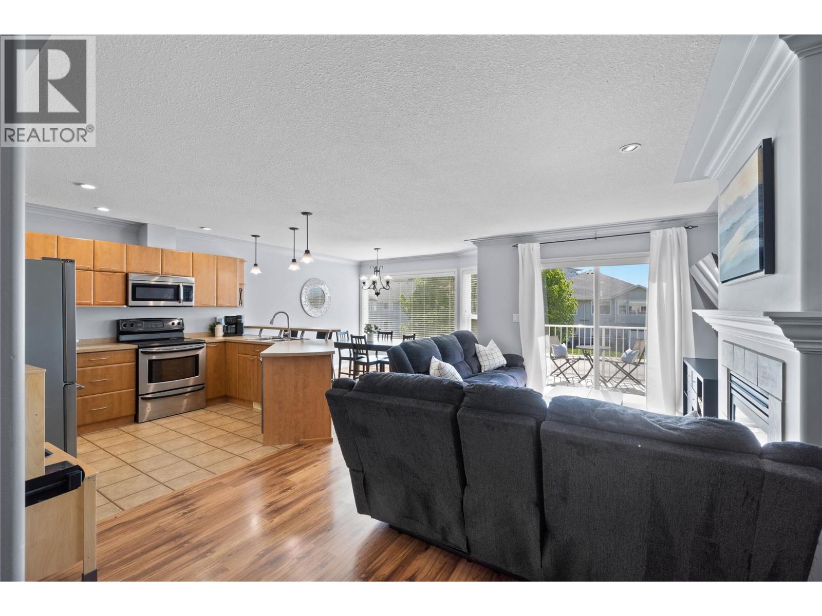 1945 Grasslands Boulevard Unit# 4, Kamloops, British Columbia  V2B 1V1 - Photo 6 - 10386153