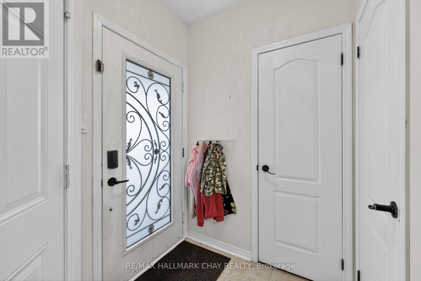 35 Lookout Street, Essa (Angus), Ontario  L0M 1B4 - Photo 7 - N13085696