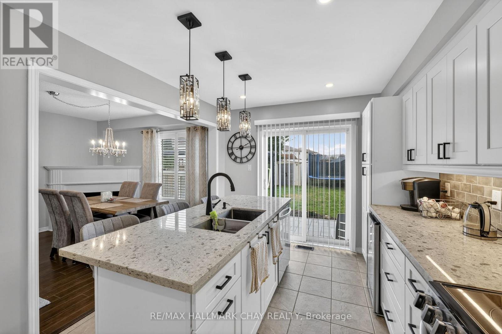 35 Lookout Street, Essa (Angus), Ontario  L0M 1B4 - Photo 9 - N13085696