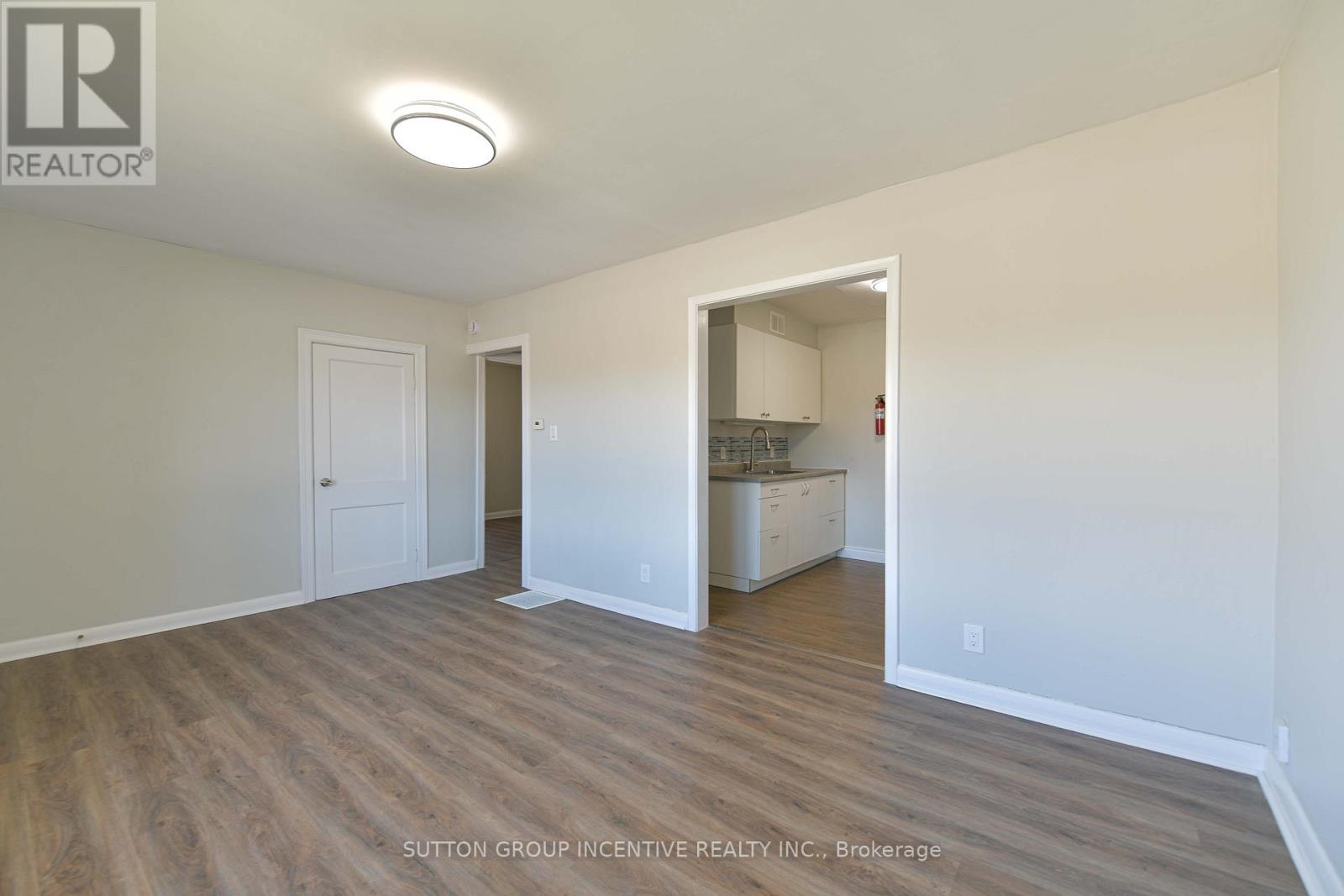 155 Atherley Road, Orillia, Ontario  L3V 1N5 - Photo 11 - S13085826