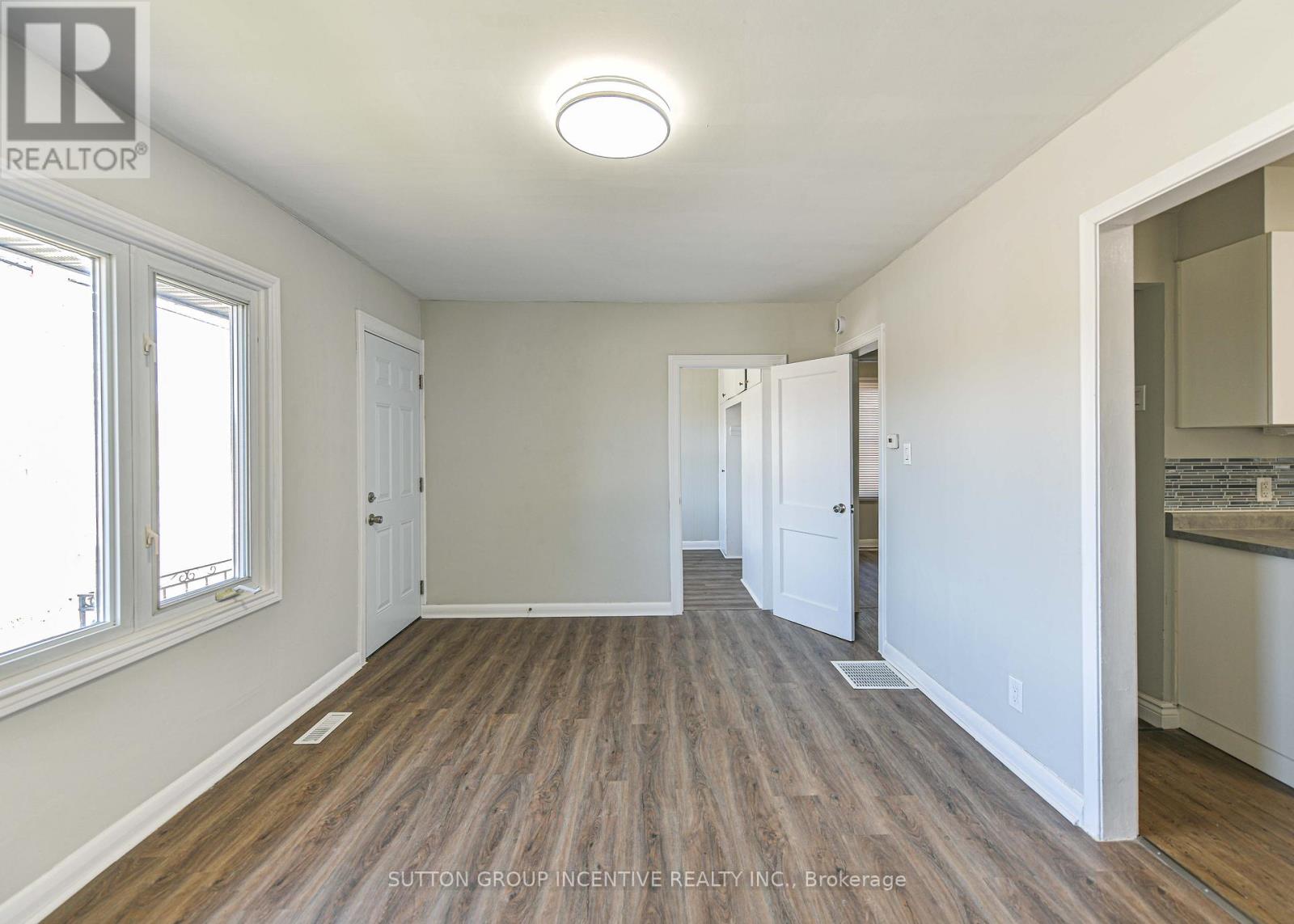 155 Atherley Road, Orillia, Ontario  L3V 1N5 - Photo 12 - S13085826