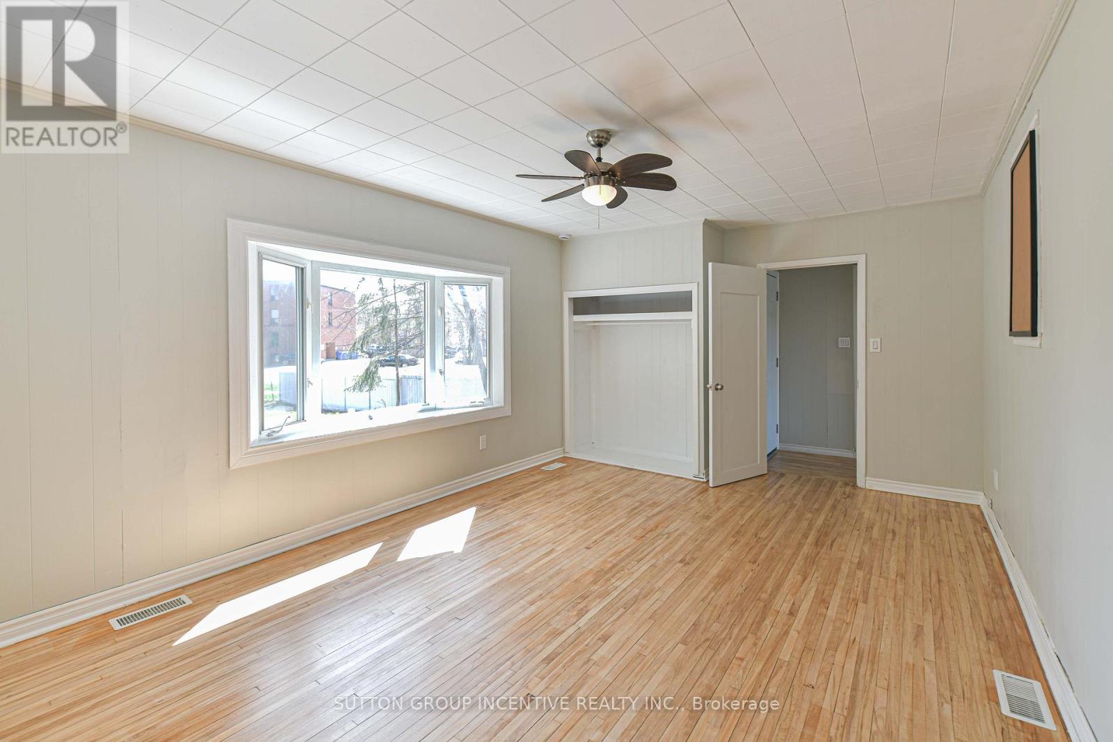 155 Atherley Road, Orillia, Ontario  L3V 1N5 - Photo 27 - S13085826