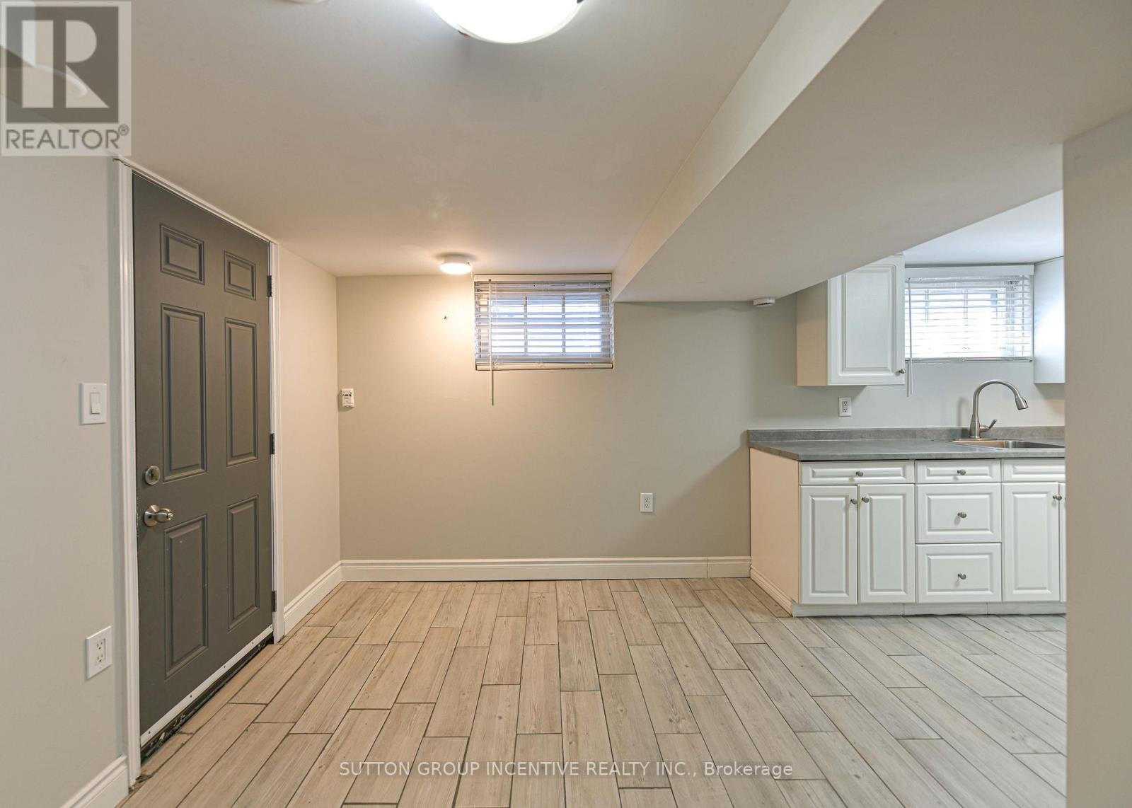 155 Atherley Road, Orillia, Ontario  L3V 1N5 - Photo 32 - S13085826