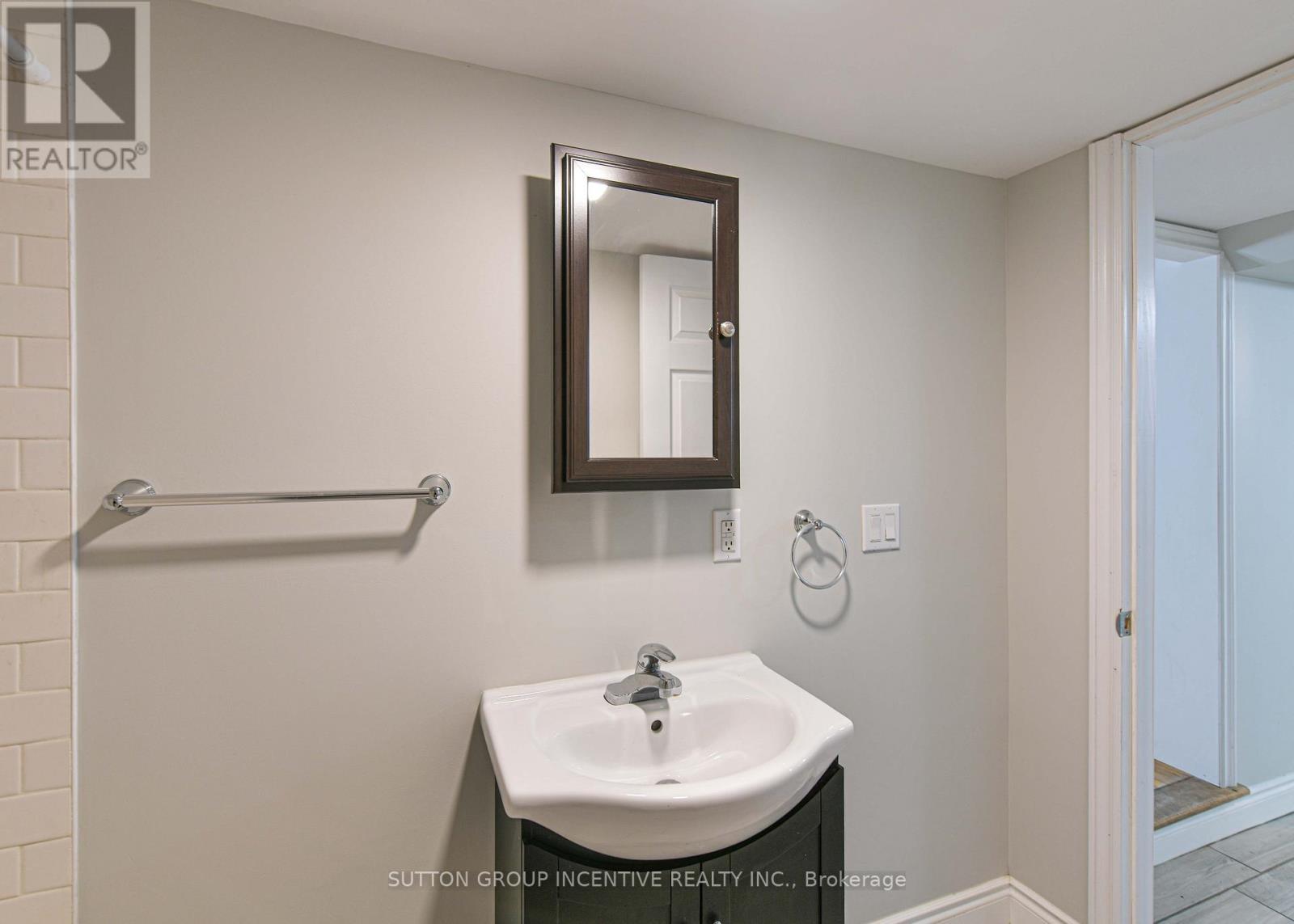 155 Atherley Road, Orillia, Ontario  L3V 1N5 - Photo 43 - S13085826