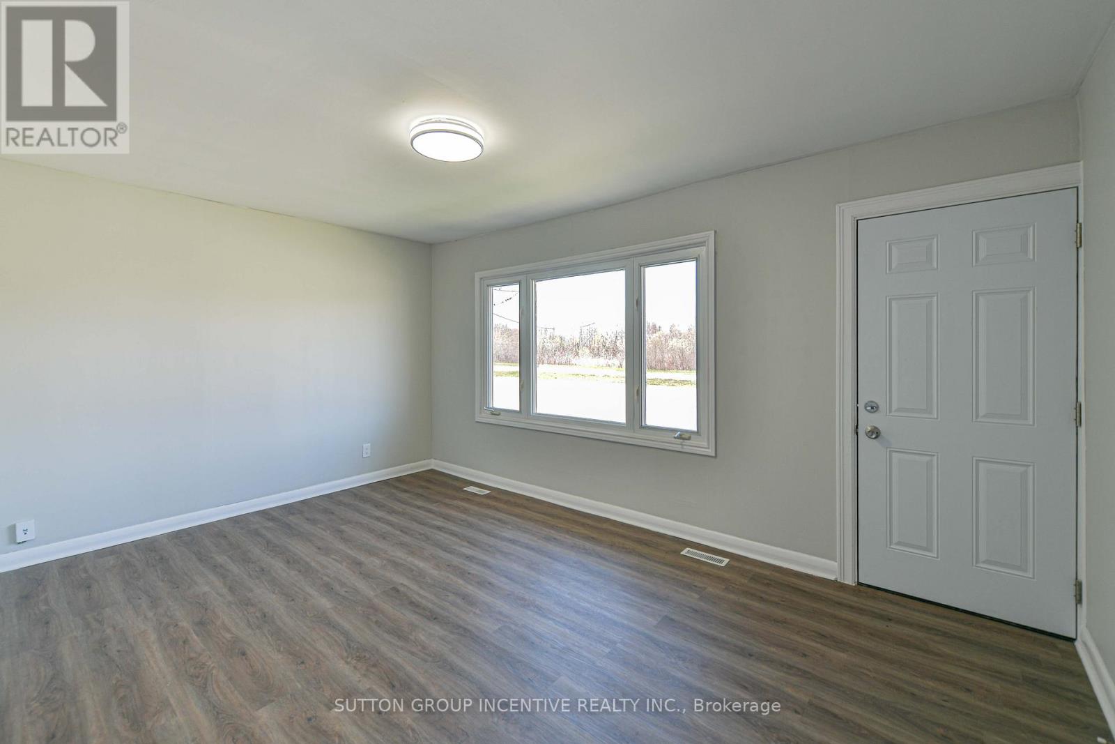 155 Atherley Road, Orillia, Ontario  L3V 1N5 - Photo 9 - S13085826