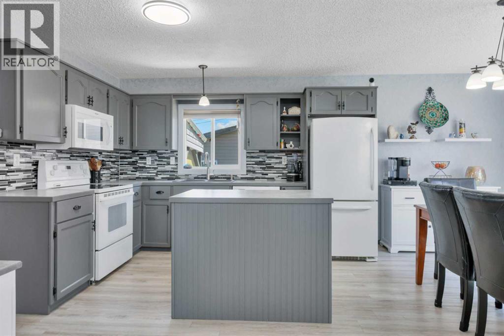 5016 55 Avenue, Ponoka, Alberta  T4J 1H2 - Photo 10 - A2307714