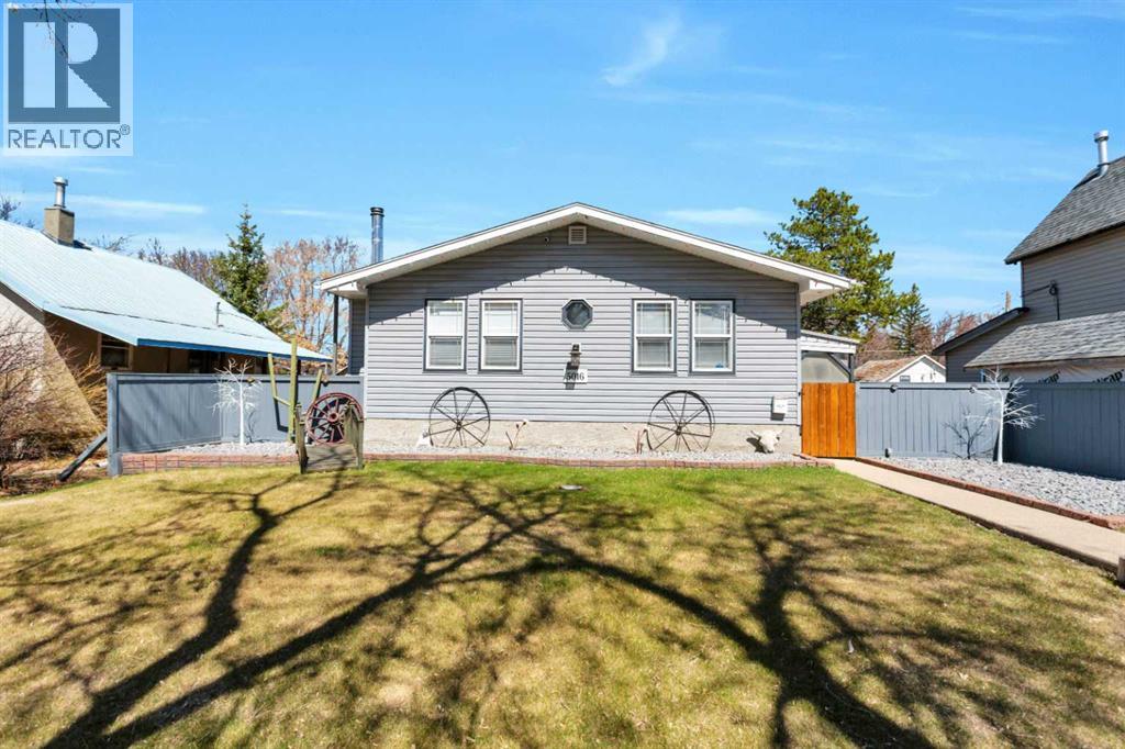 5016 55 Avenue, Ponoka, Alberta  T4J 1H2 - Photo 2 - A2307714